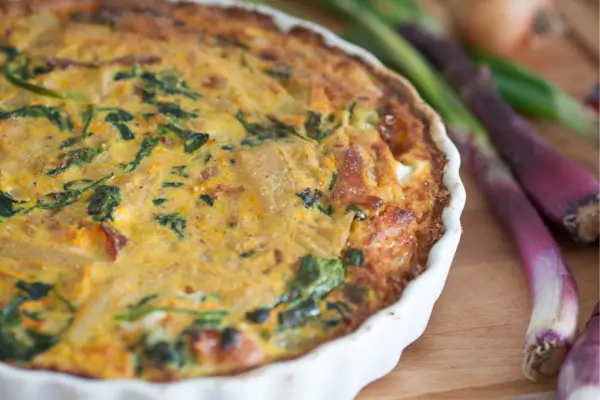 3 Receitas de Tortas Fit Salgadas com Talos e Folhas Orgânicas