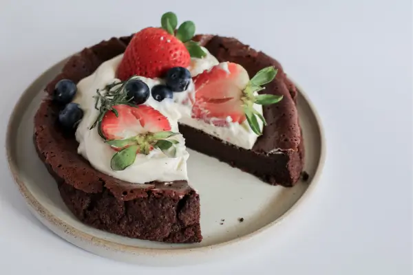 4 Receitas de Bolo de Chocolate sem Farinha: Um Clássico Repaginado com Muito Sabor