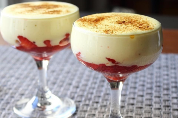Chocolate Quente de Milho com Chocolate Branco, Leite Espumado e Cobertura de Goiabada c2