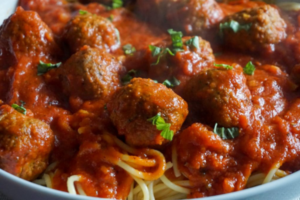 Macarrão com almôndegas: uma receita clássica, saborosa e perfeita para reunir a família c2